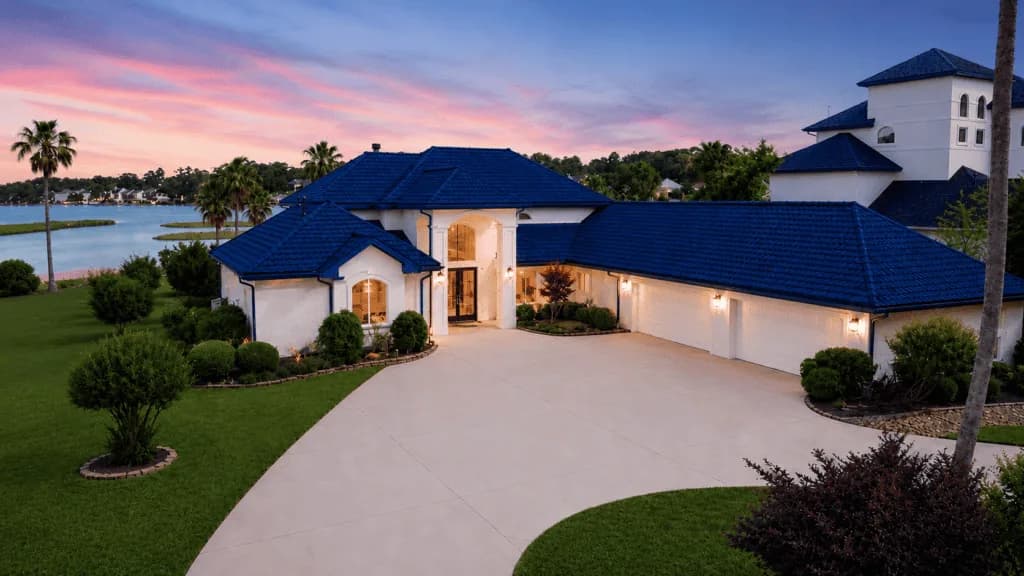 Villa de Lago on Lake Conroe